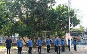 Bawaslu Kabupaten Labuhanbatu saat melaksanakan Upacara Memperingati Hari Ulang Tahun KORPRI 